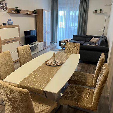 Brookforest Belvarosi Apartman Debrecen Ngoại thất bức ảnh